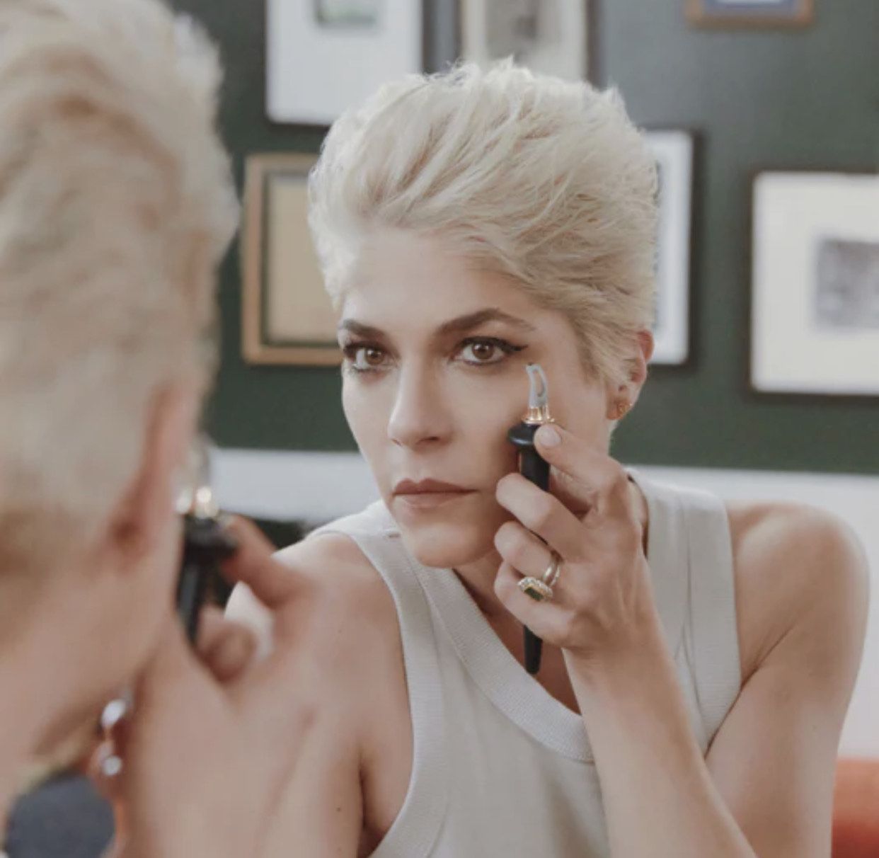 Selma Blair diseña nuevos métodos facilitando el maquillaje para personas con esclerosis 4 IMG 8253