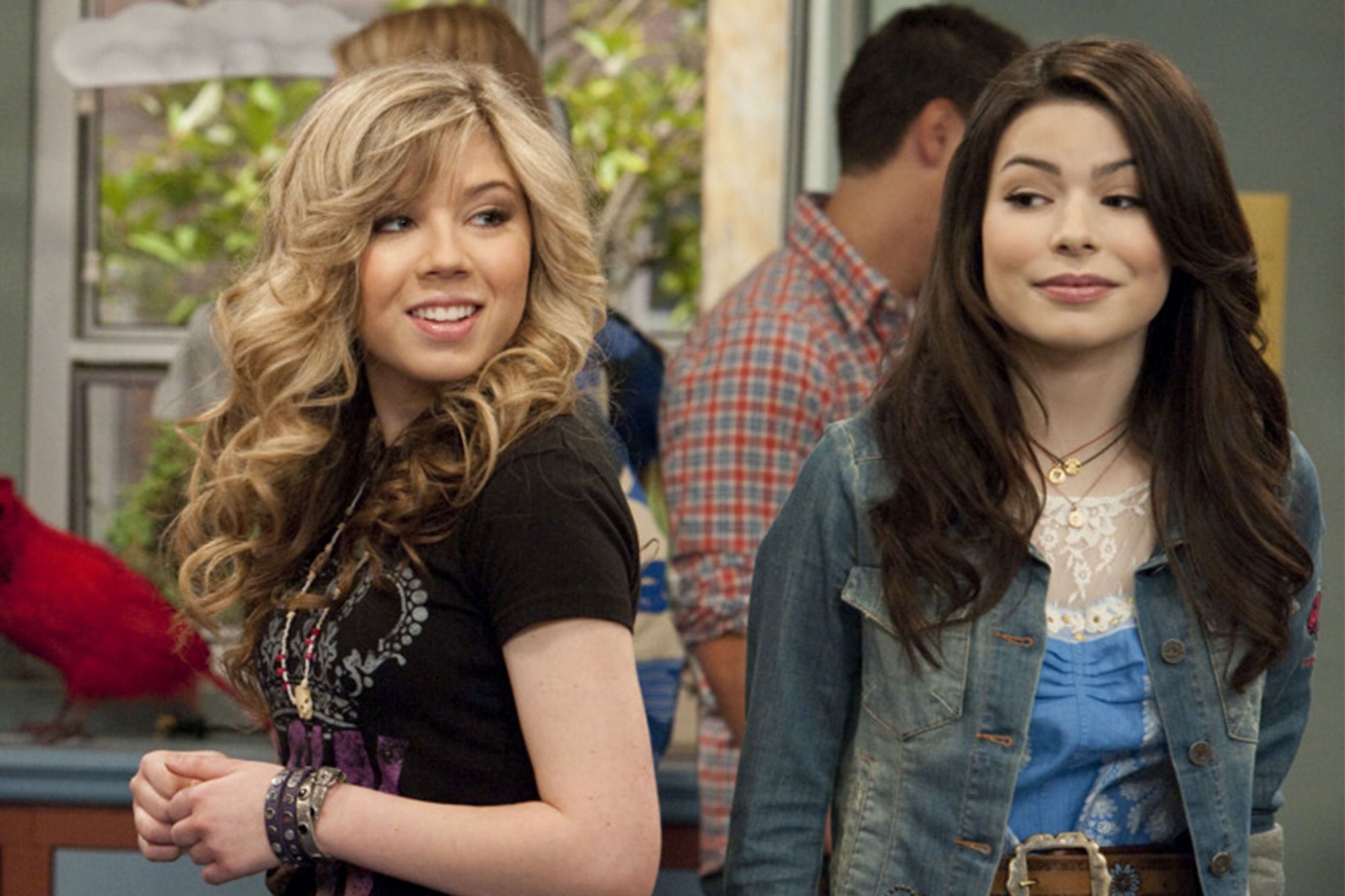 “I’m glad my mom died”: escrito en el que Jennette McCurdy cuenta su historia 5 Why is Sam not in the new iCarly 2