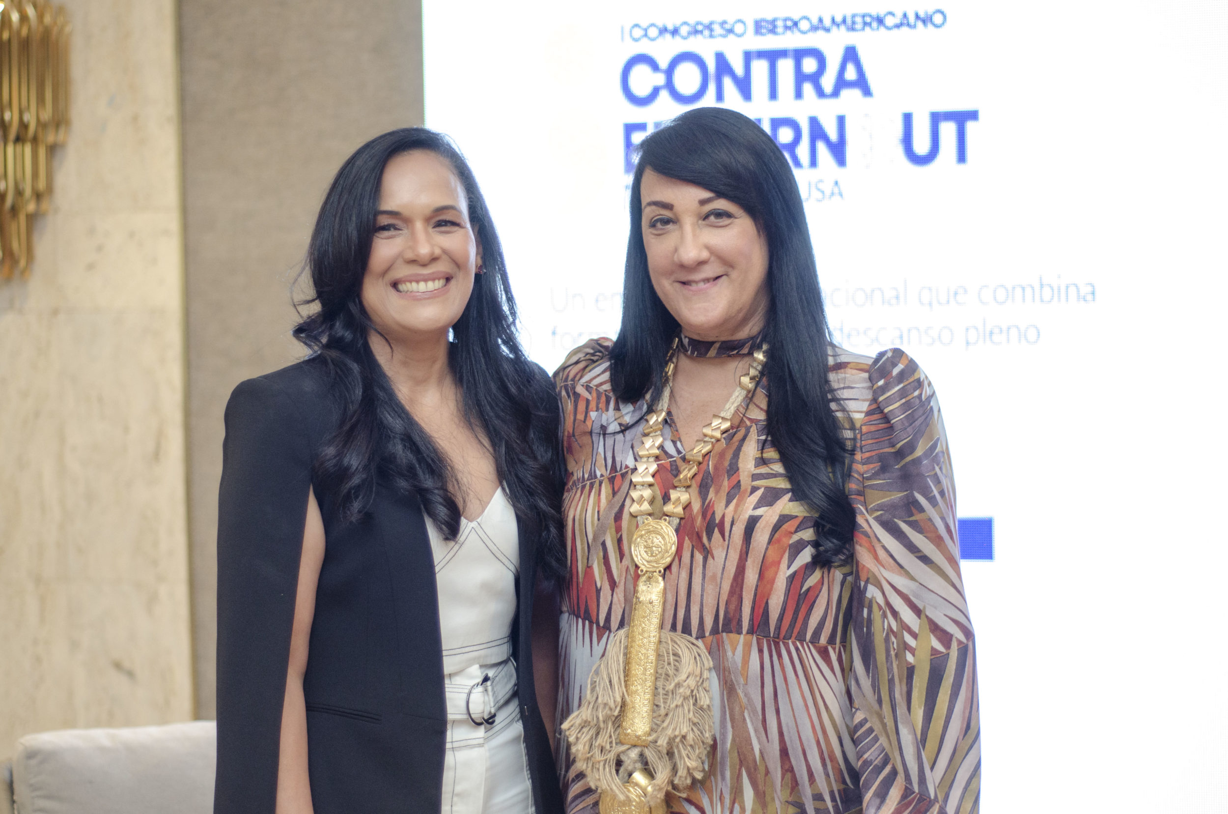 6 Maria Mendez y Giannina Azar