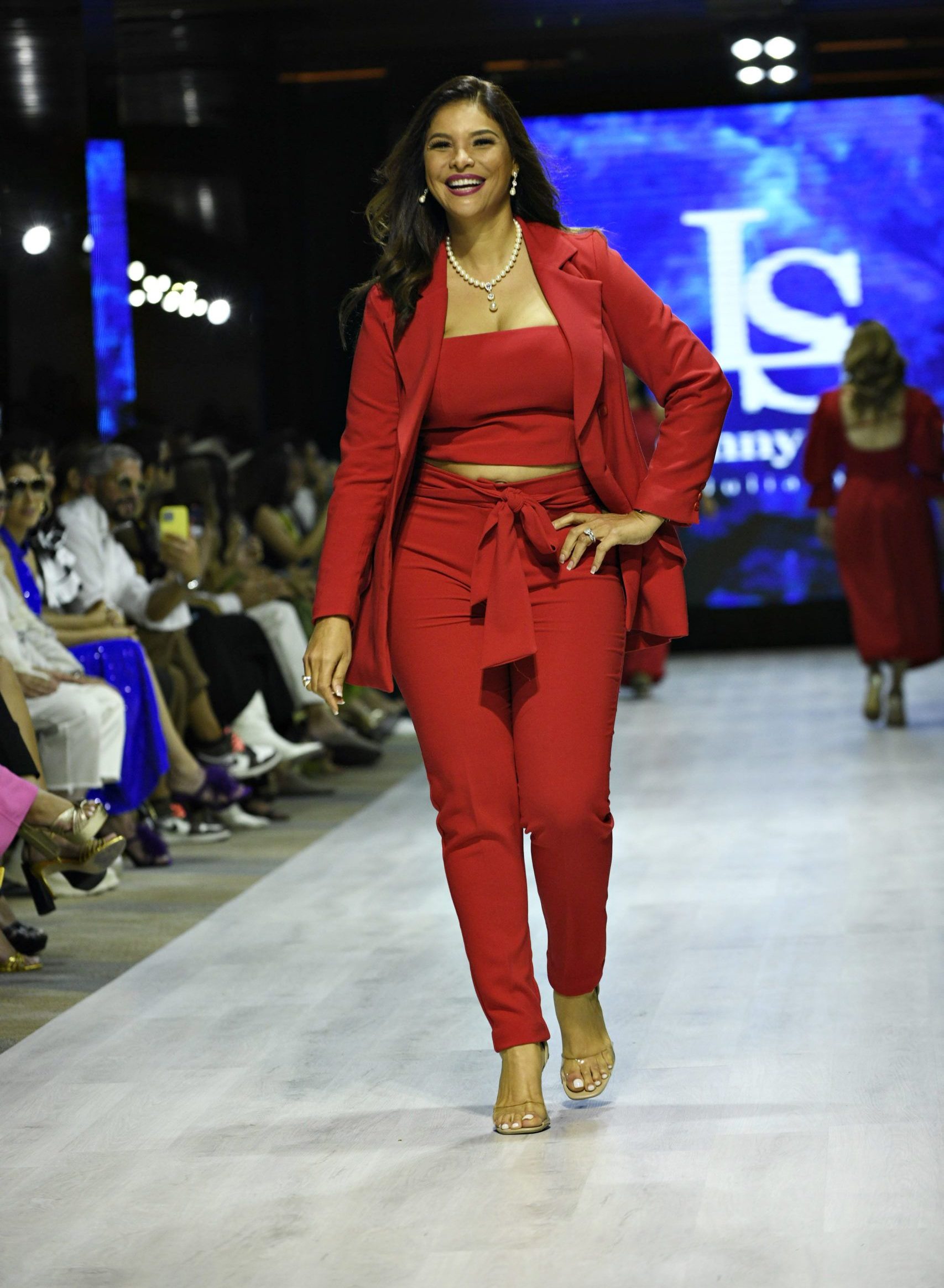 Lorenny Solano muestra colección “A+” en segundo día del RDFW