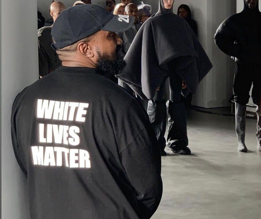 “White lives matter”: la camiseta con mensaje ofensivo que lució Kanye West 1 kanye west