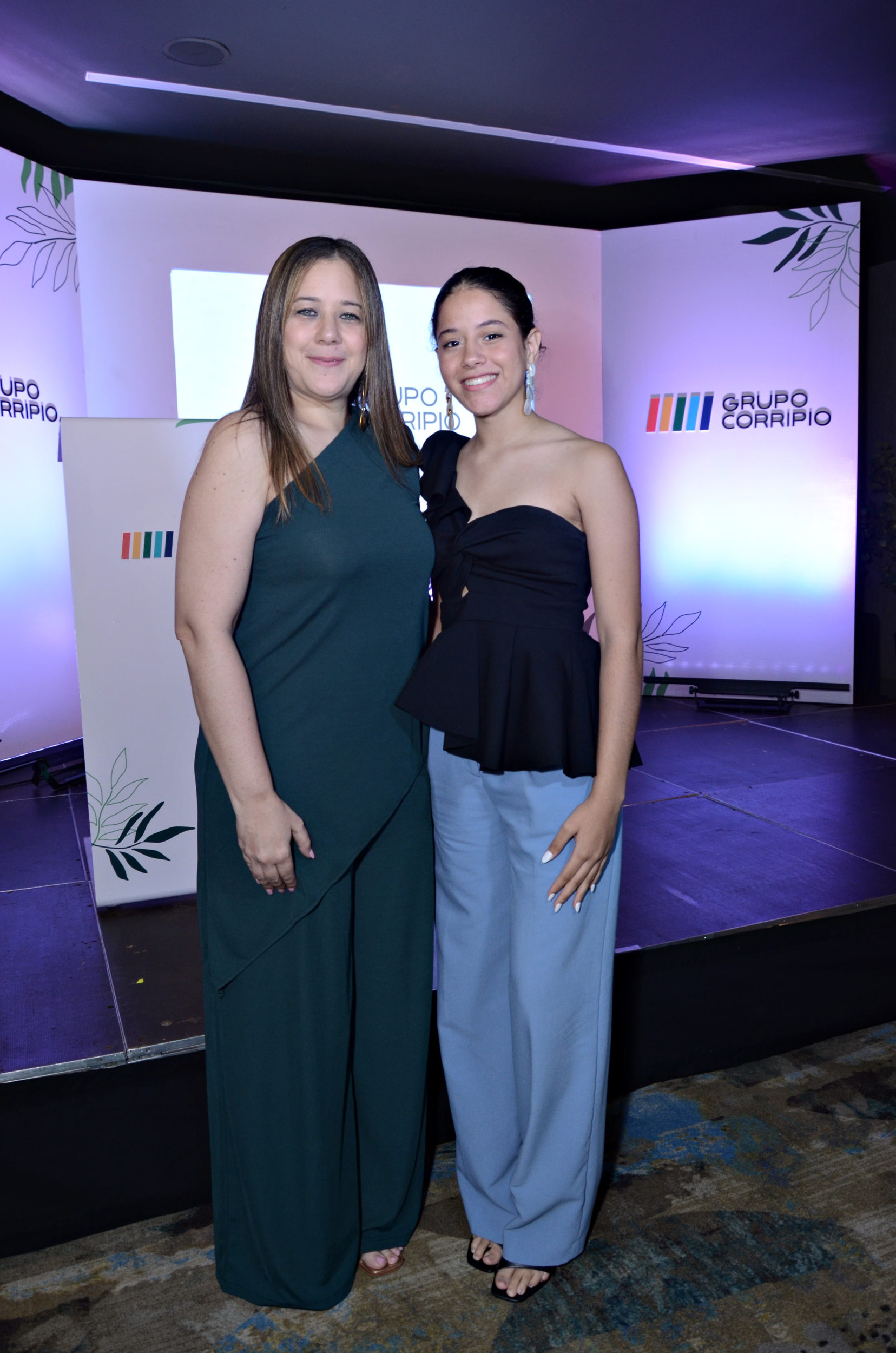 Grupo Corripio otorga reconocimiento a diez “Mujeres Únicas” por sus virtudes, trascendencia y trayectoria laboral 8 7. Yanilda Frias y Pamela Duluc