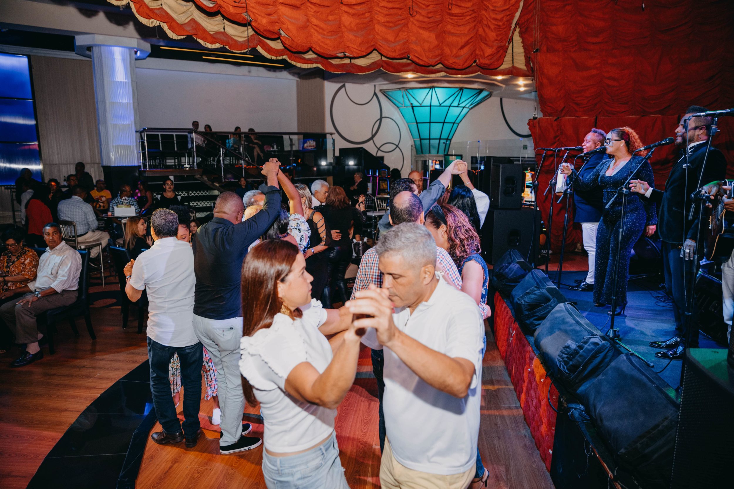 Relanzamiento de Merengue Bar min