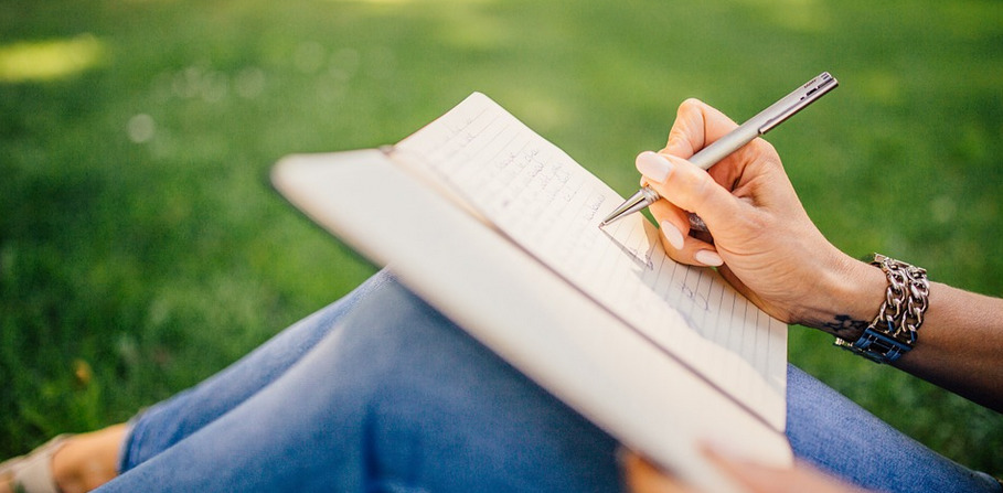Cómo volverte irreconocible en 2023 4 escribir un libro