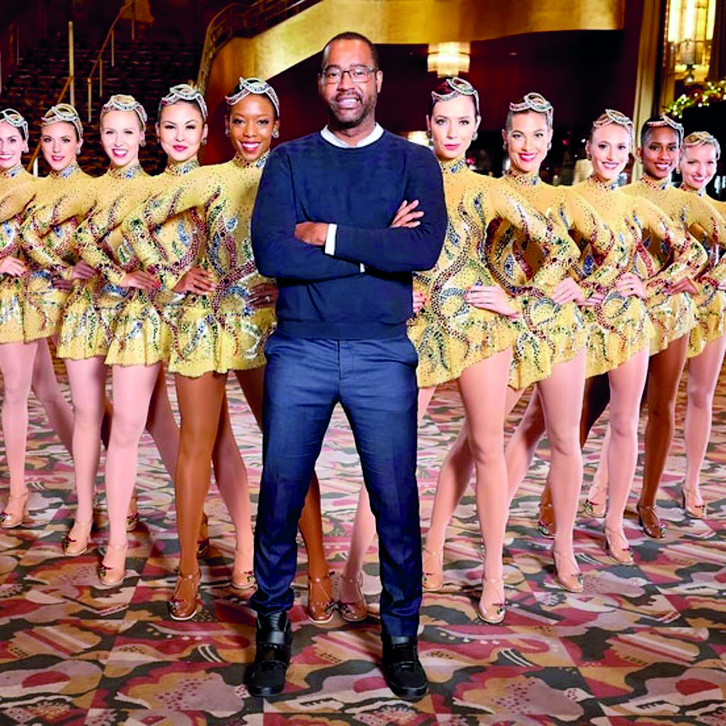 un dominicano brilla entre las rockettes
