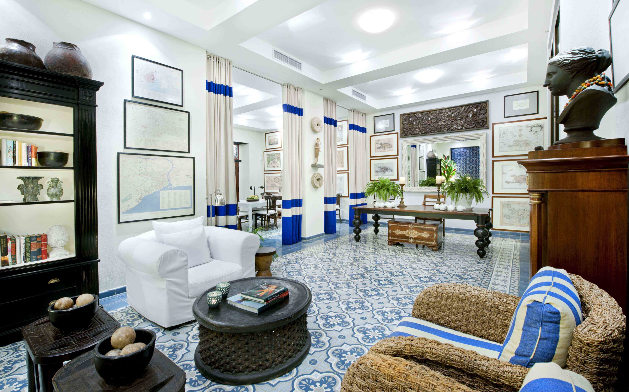 Casa de los Mapas living room