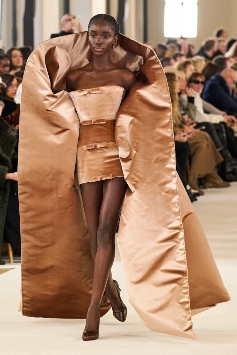Lo más sorprendente del desfile de Schiaparelli en París 5 IMG 1311