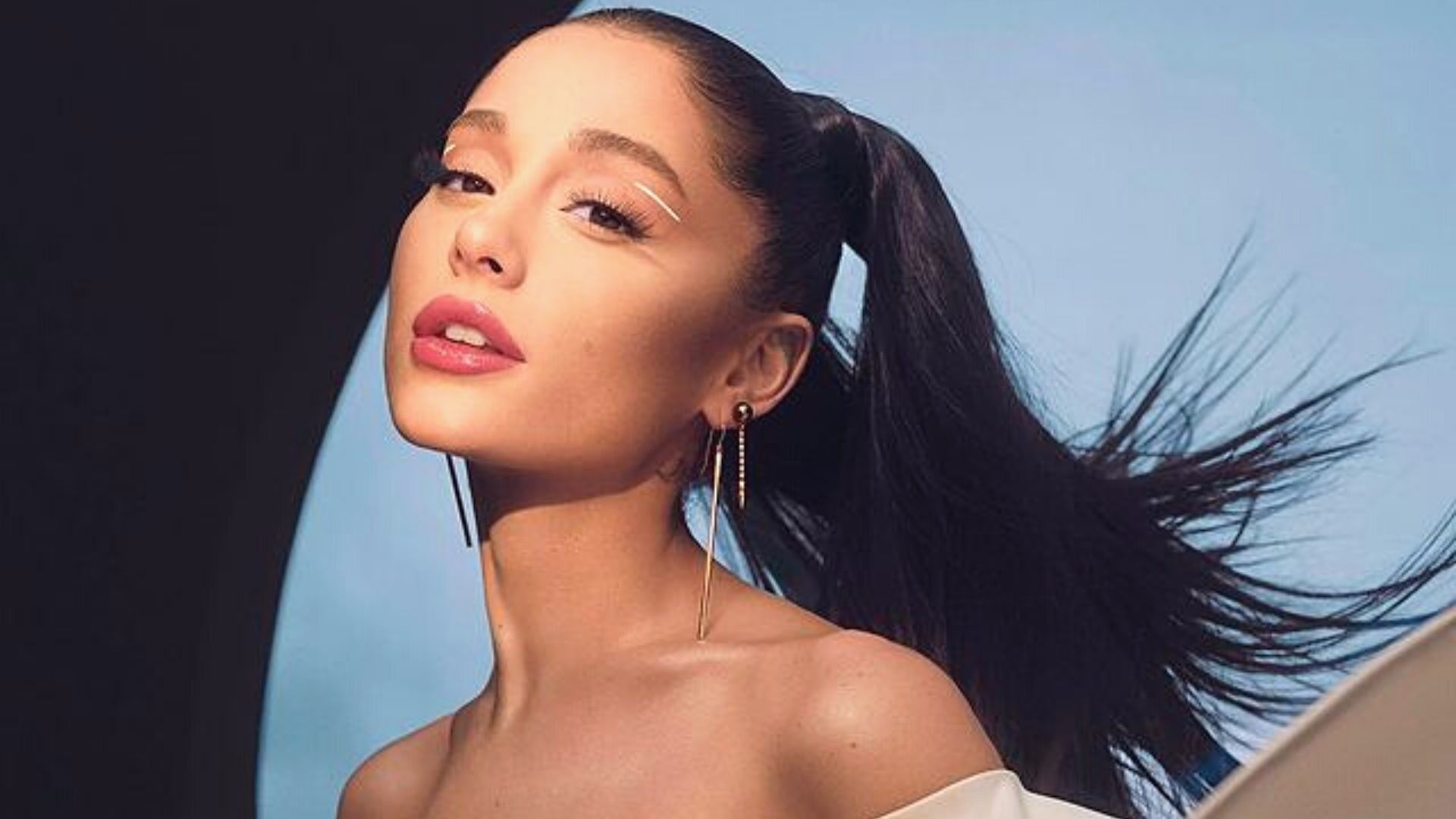 7 artistas que cumplen 30 años este 2023 2 Ariana Grande