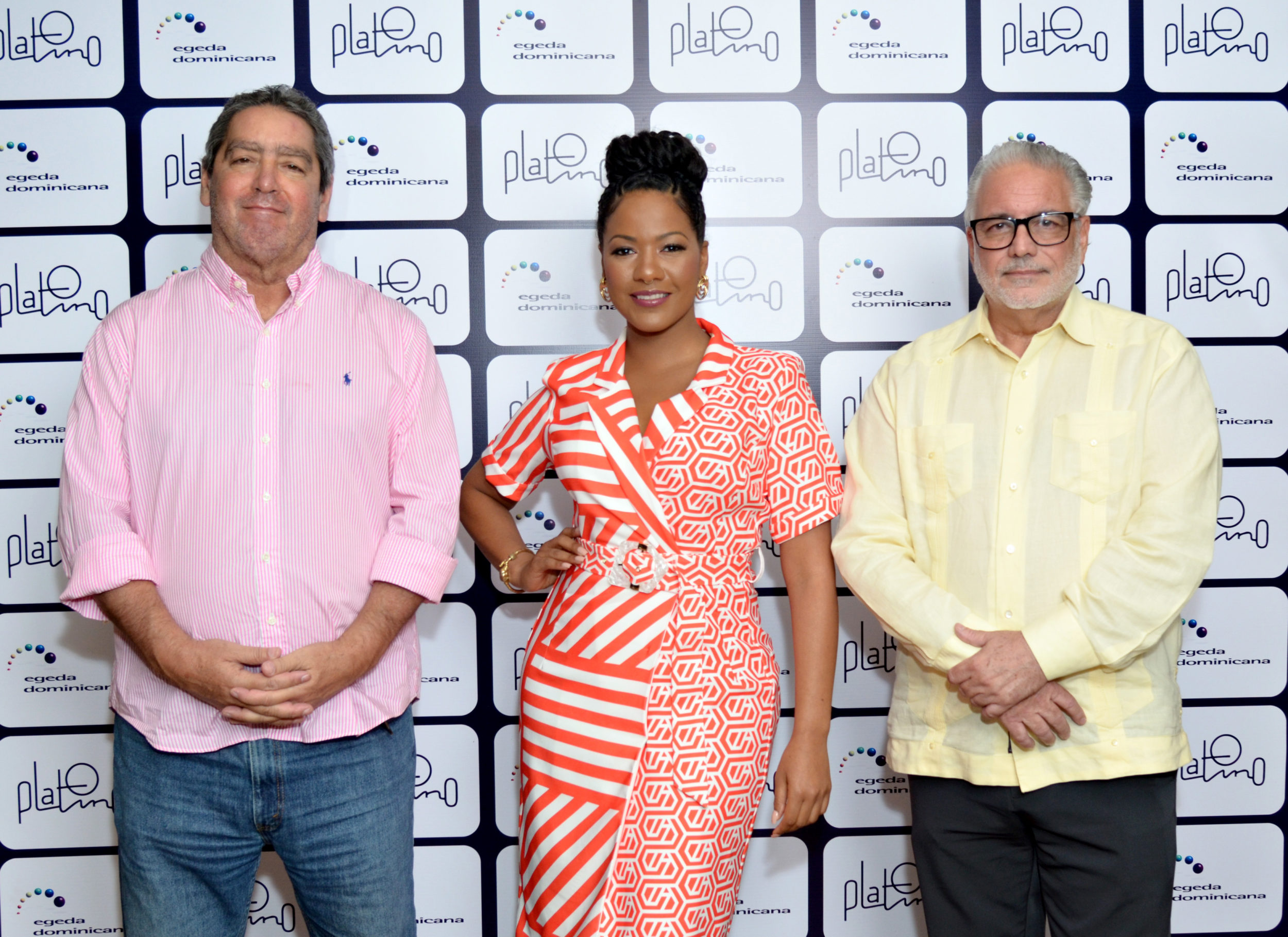 EGEDA DOMINICANA destaca a Magnolia Núñez por nominación en Premios PLATINO 1 Humberto Che Castellanos miembro del consejo directivo de EGEDA DOMINICANA Magnolia Nunez y Luis Arambilet 2