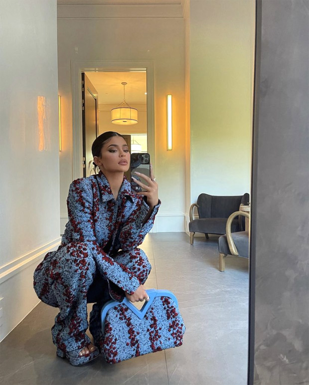 Kylie Jenner colour coordinates in head to toe Bottega Veneta worth over Rs. 7 lakhs 2