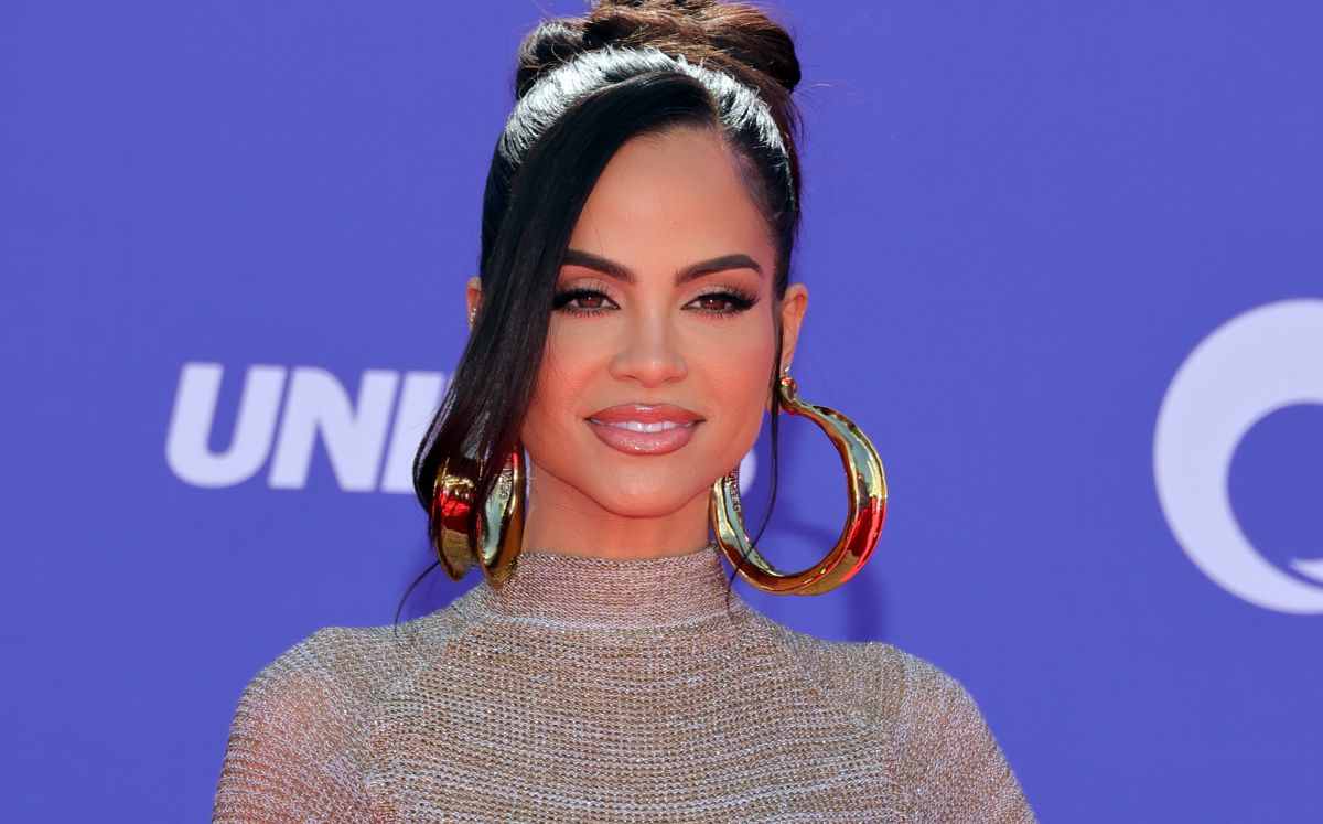 natti natasha lleva la abertura
