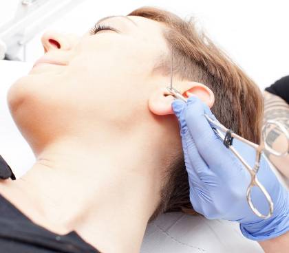 Daith Piercing: ¿Previene las migrañas? 2 daith piercing