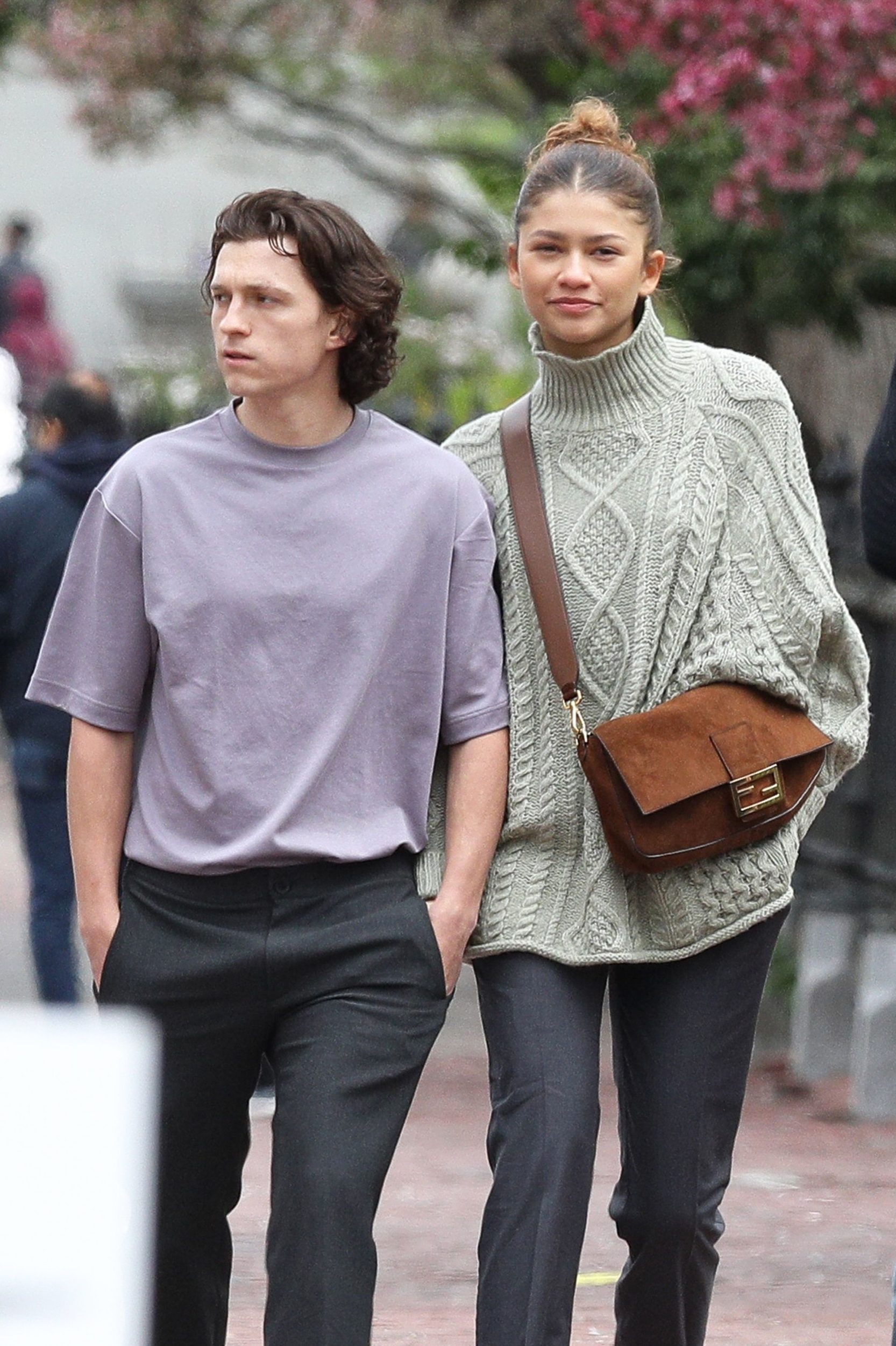 zendaya and tom holland backgrid bgus 2364857 001 1650988610