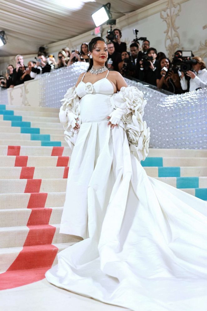 MET Gala 2023: los outfits de la alfombra más emblemática 24 MET GALA Rihanna 4 gty er