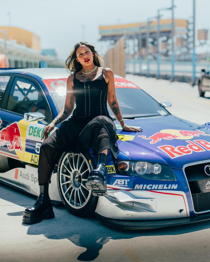 Tokischa se luce en torneo N16 Racing Celebrity E-Sports 1 Tokischa
