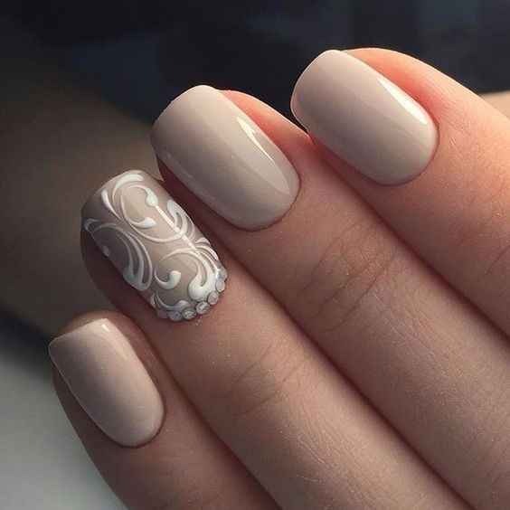 Ideas de diseño de uñas para lucir manos delicadas y elegantes 4