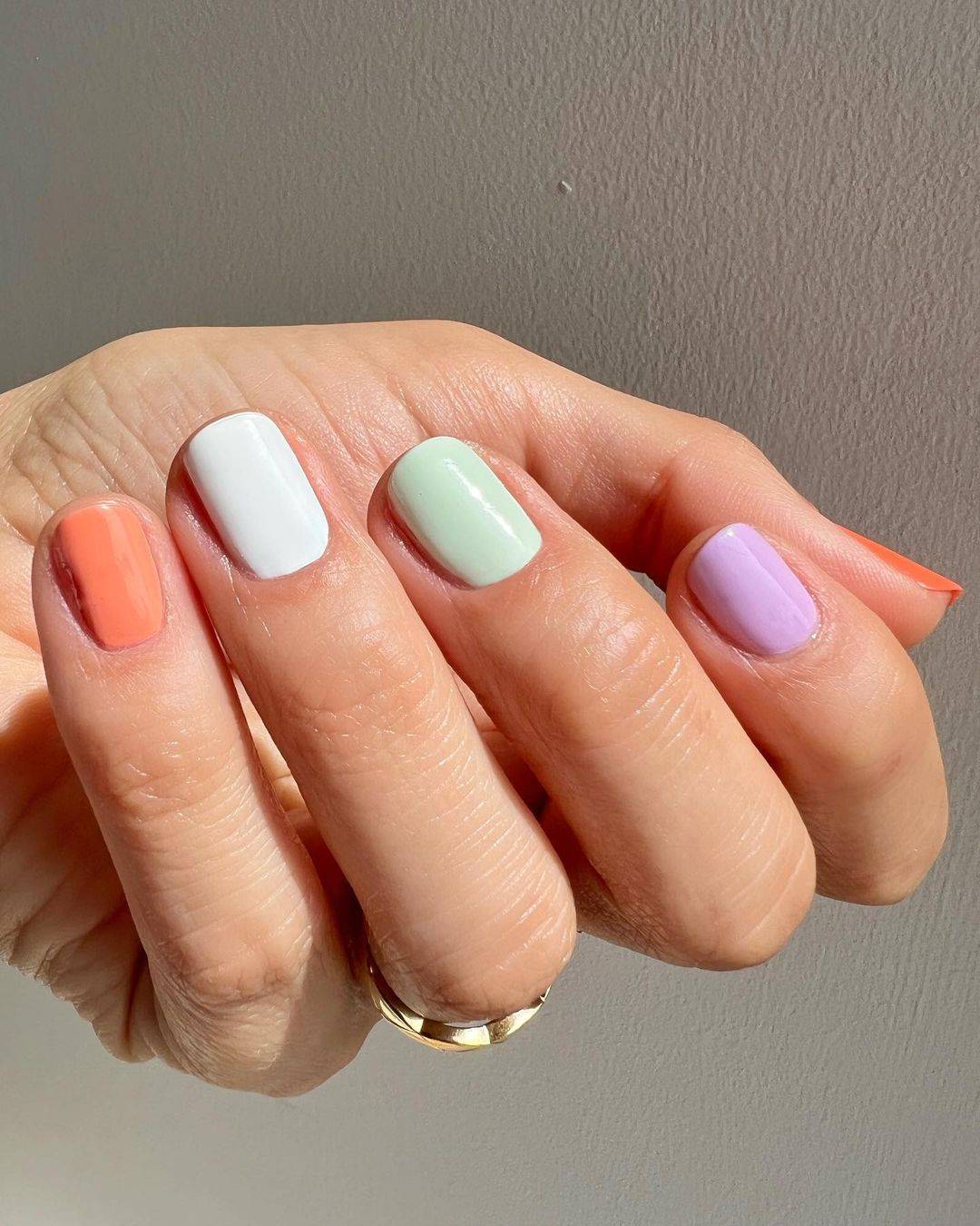 Ideas de diseño de uñas para lucir manos delicadas y elegantes 7 colores de unas