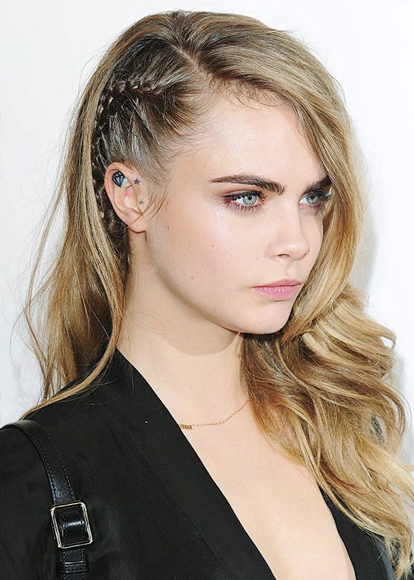 peinados de trenzas de lado y cabello suelto lucena