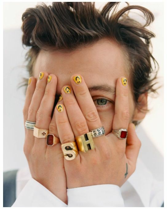Diseños de uñas masculinas: la nueva tendencia en la moda 2 Diseño de uñas