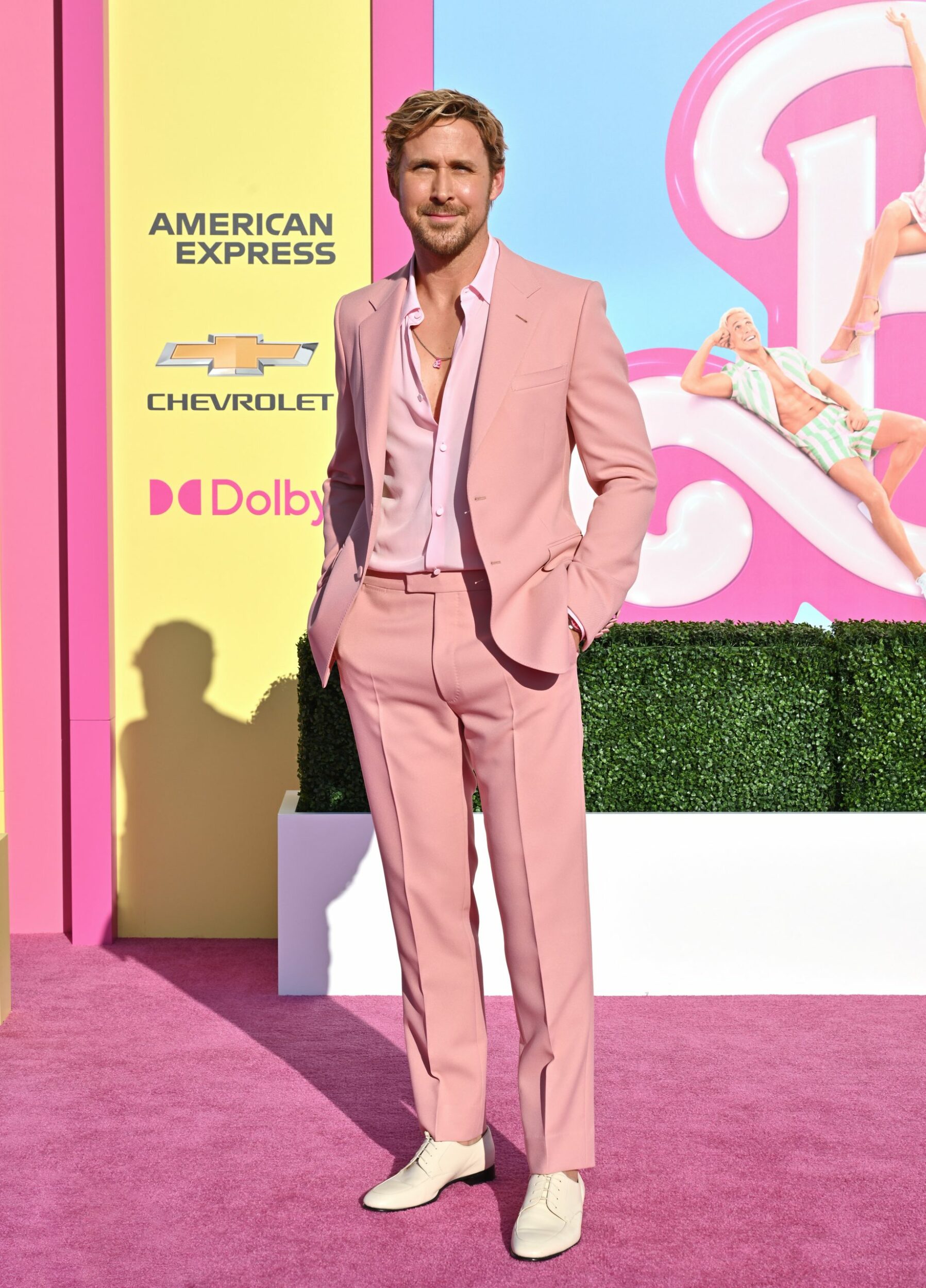 Todos los looks de la alfombra roja de la premier de Barbie 11 Ryan Gosling scaled 1