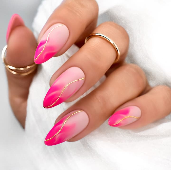 Manos lindas y chic inspiradas en Barbie. ¡Elige tu favorita! 6 barbicore molly 1