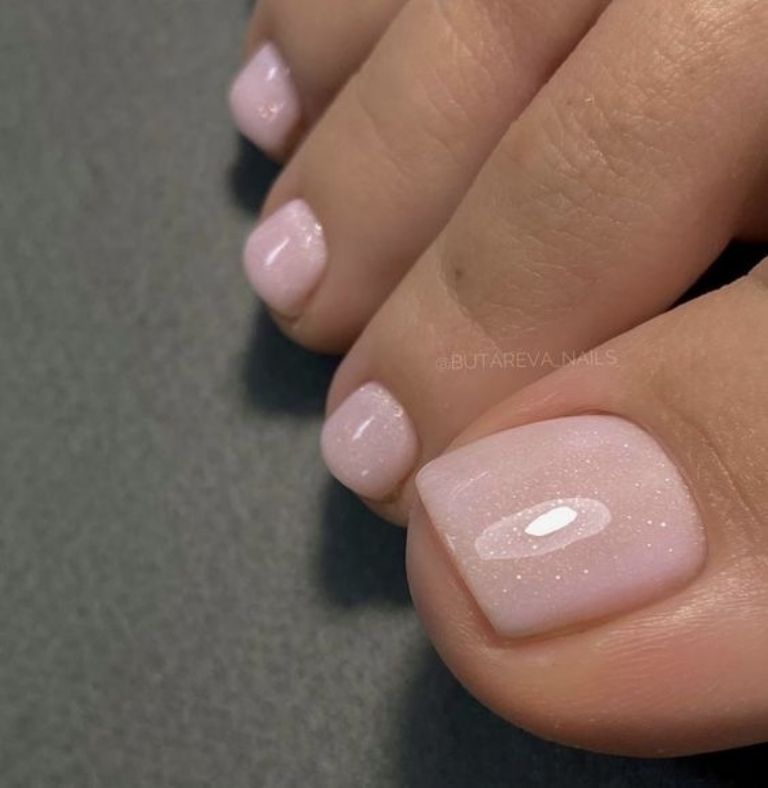 Colores de uñas en tendencia para exhibir unos pies elegantes 6 f768x1 100217 100344 84