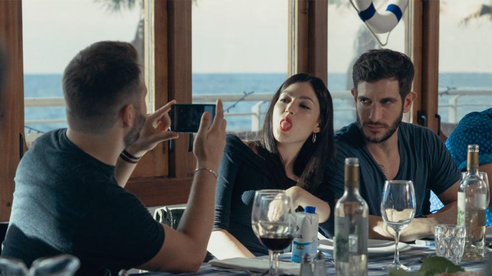 ursula corbero y quim gutierrez en el cuerpo en llamas