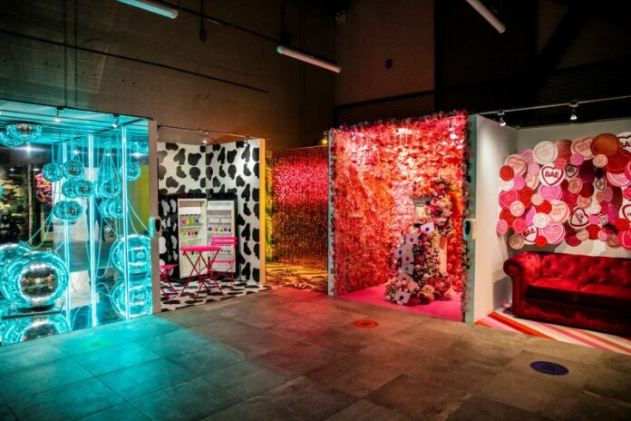 Selfie museums