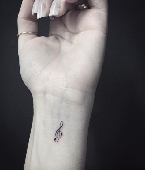 10 diseños de tatuajes minimalistas que son tendencia 29 image 109
