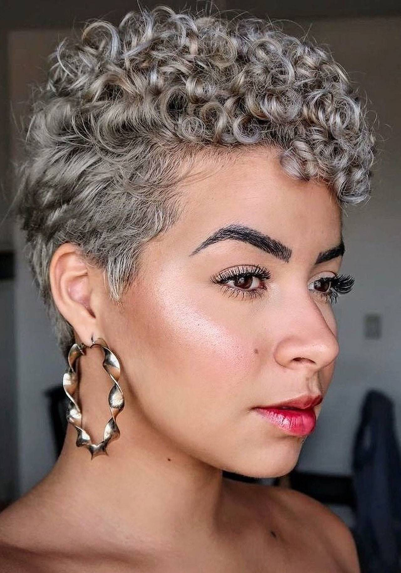 ¿Tienes el pelo rizado? Estos cinco cortes de cabello son perfectos para ti 7 image 132