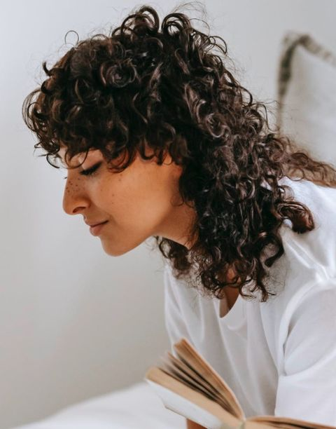 ¿Tienes el pelo rizado? Estos cinco cortes de cabello son perfectos para ti 11 image 136