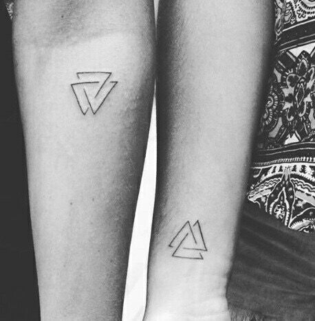 10 diseños de tatuajes minimalistas que son tendencia 15 image 96