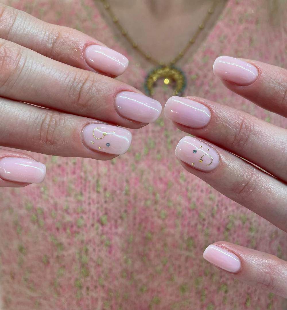 Ideas para llevar el lujo silencioso a tus uñas 1 lujo silencioso