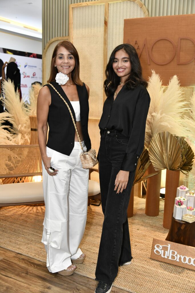 Claudine Nova y Alexa Perez