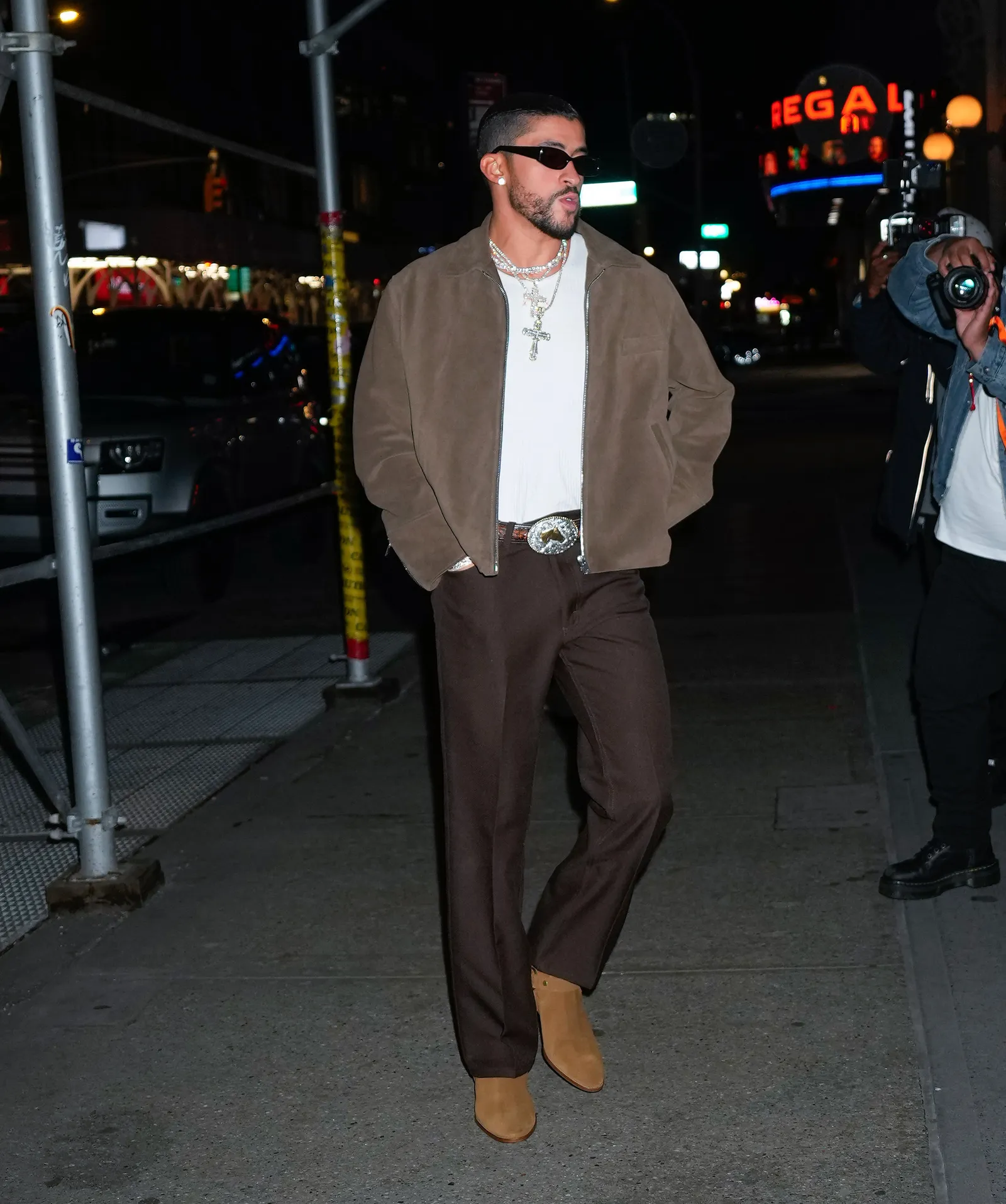 Bad Bunny y su evolución en la moda 10 image 100