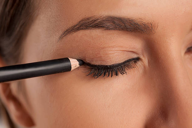 Aprende a aplicarte maquillaje paso a paso con estos trucos 13 image 60