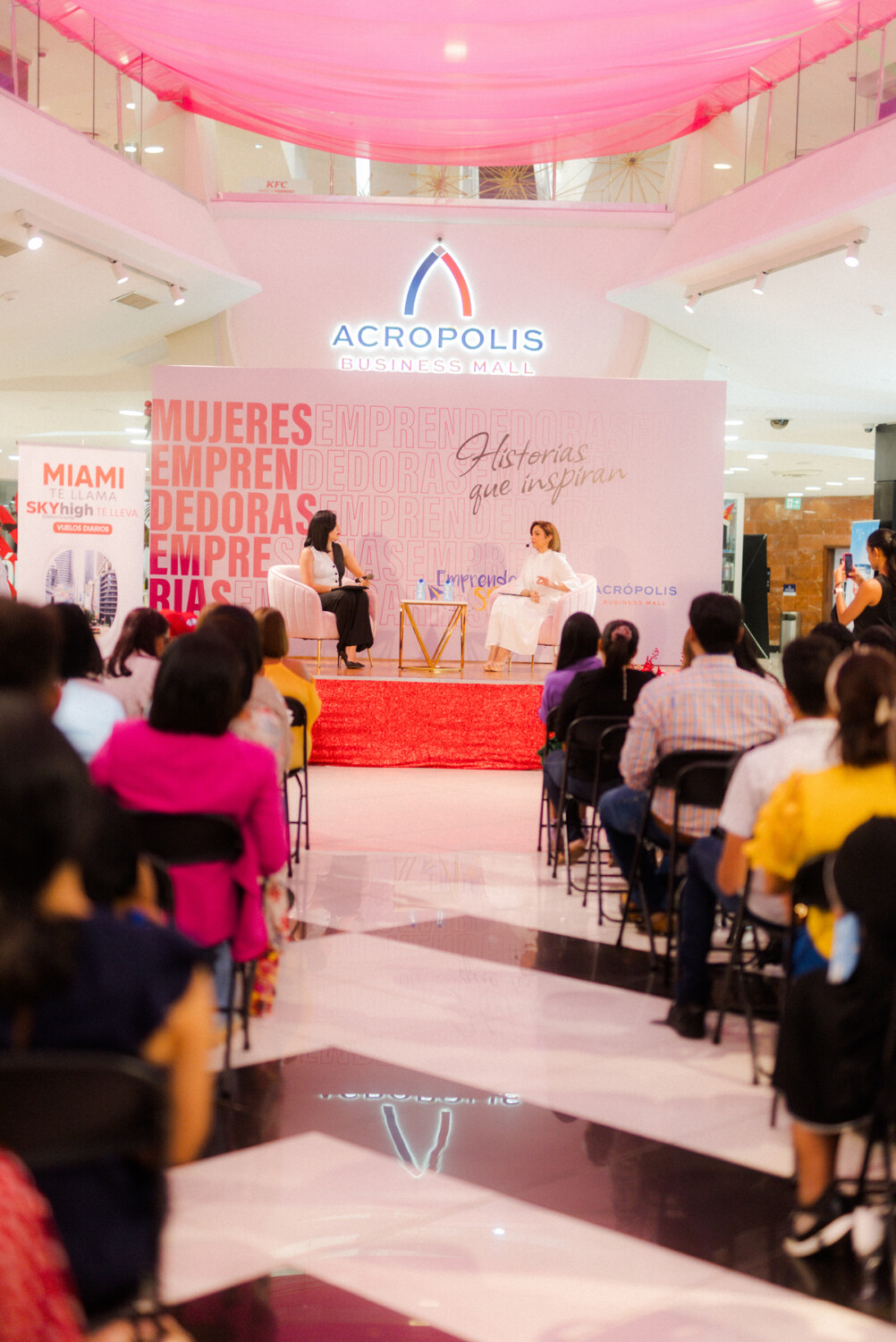 Emprende SDQ realiza IX edición en un encuentro muy especial 1 Mariela Duarte y Lourdes Nivar