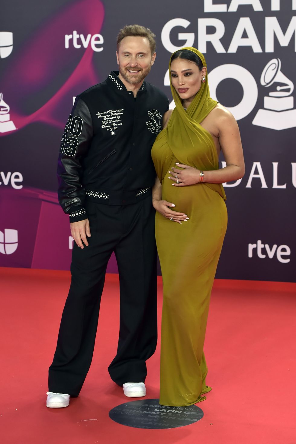 Tendencias y mucho estilo en la alfombra roja de los Latin Grammy 2023 12 david guetta attends the 24th annual latin grammy awards at news photo 1700166666