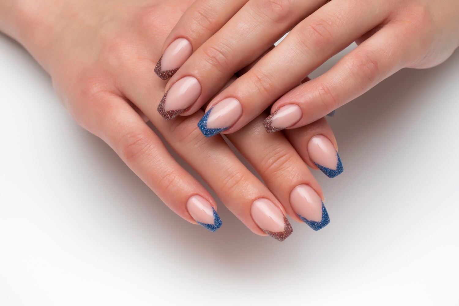 Tendencias de uñas 2024: formas, diseños y colores 17 16772344771844