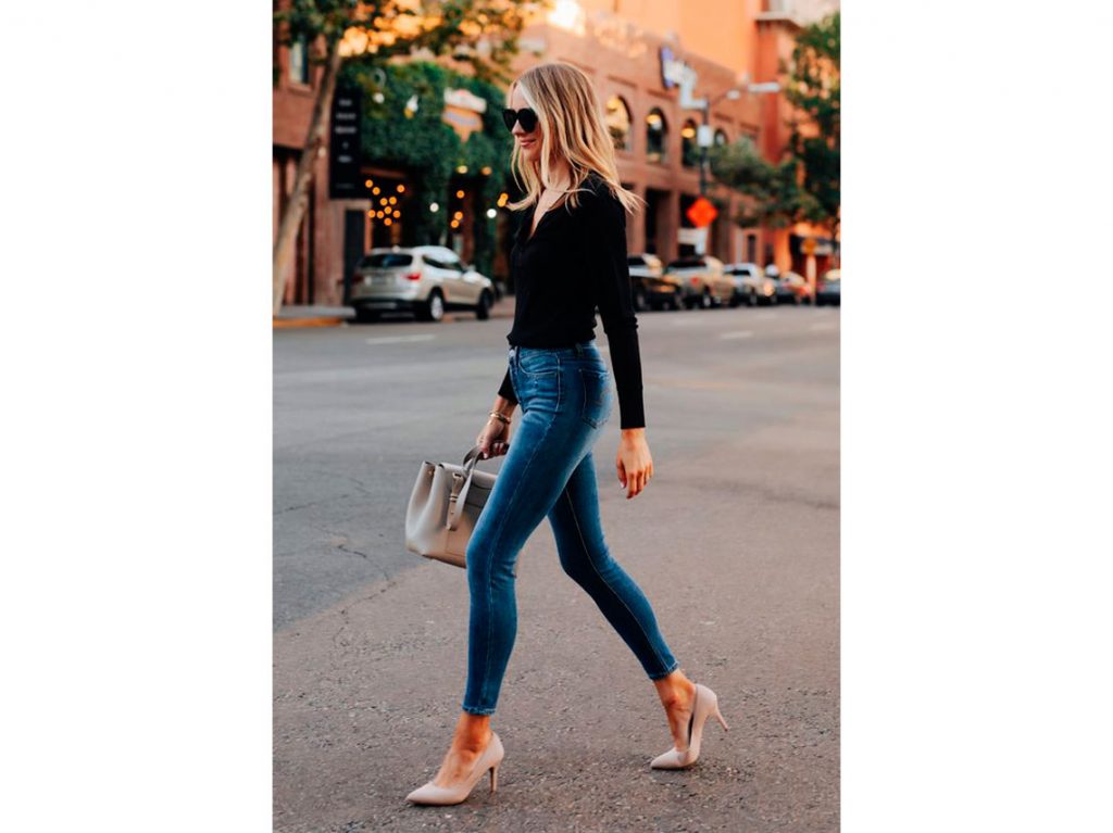 atuendo jeans tacones trabajo 1024x767 1