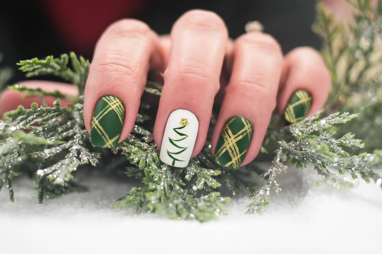disenos de unas navidenas nail art verde