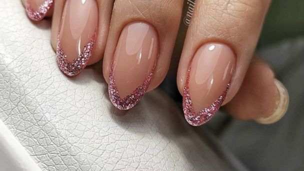 Tendencias de uñas 2024: formas, diseños y colores 16 f608x342 28918 58641 79