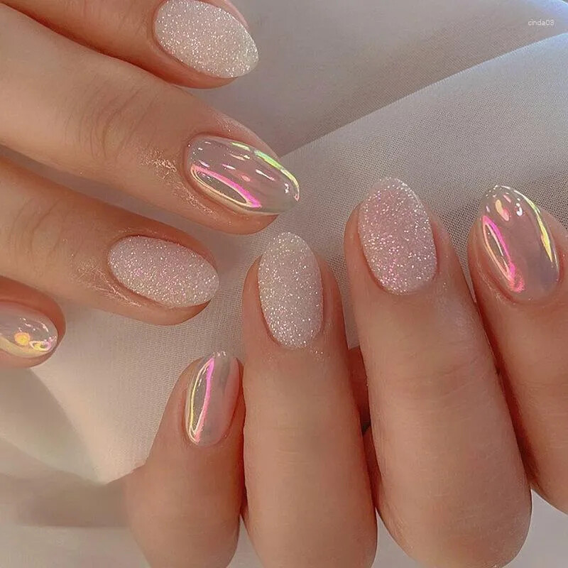 Tendencias de uñas 2024: formas, diseños y colores 6 image 43