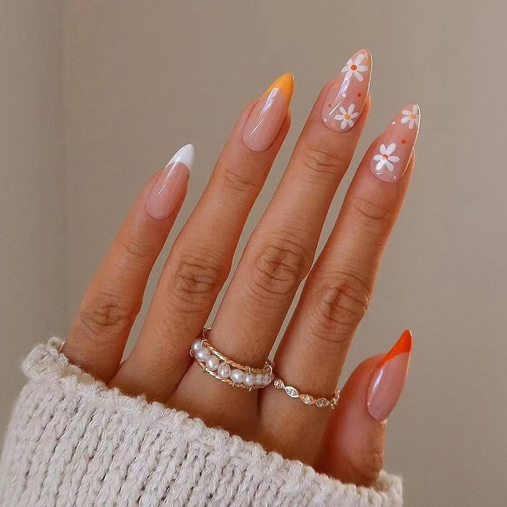 Manicura peach fuzz: diseños con el color del 2024 2 peach fuzz