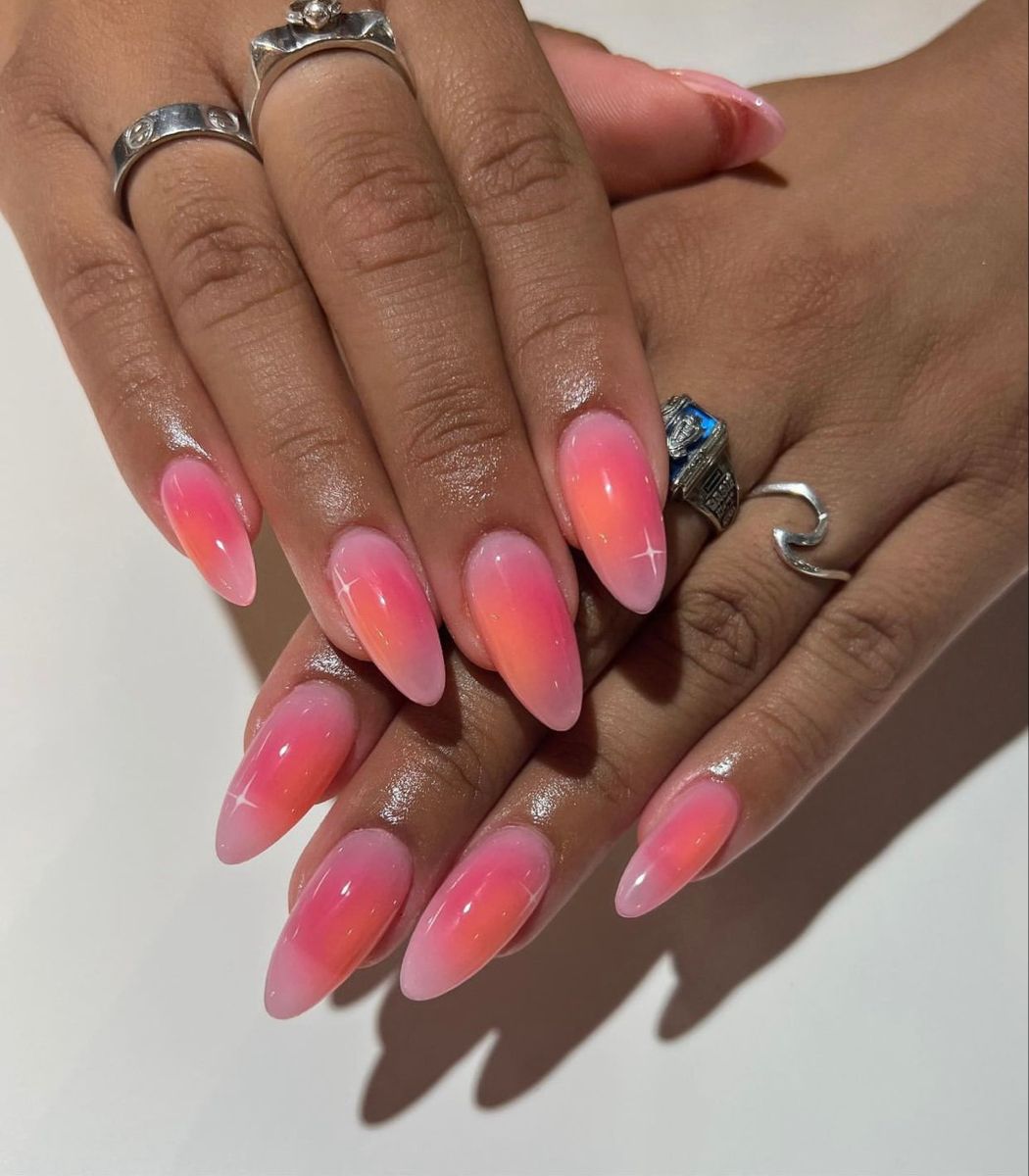 Manicura peach fuzz: diseños con el color del 2024 6 peach fuzz
