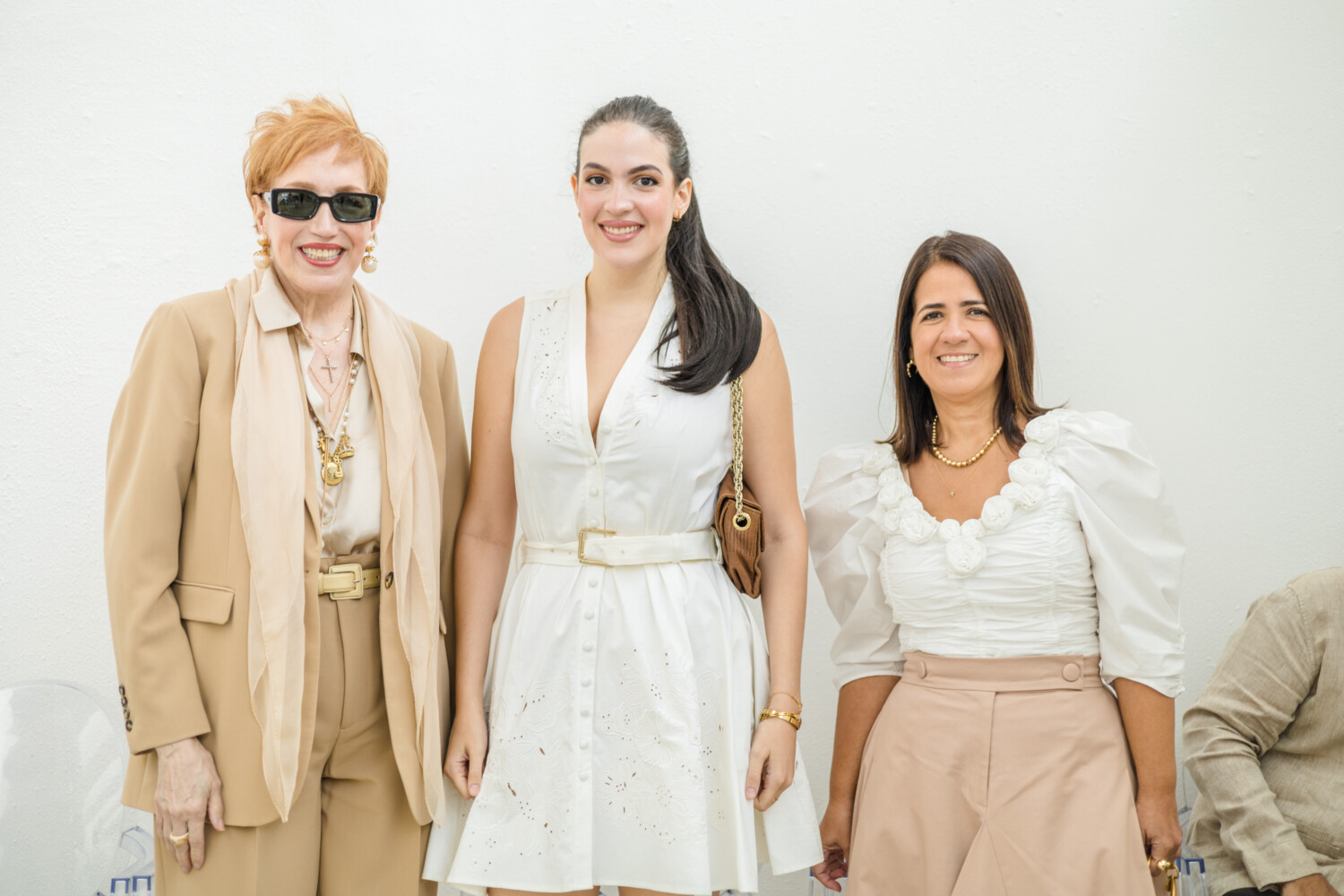 José Jhan presenta su colección CFW-ME 20-30 10 2. Nora Vega Paulina Guerra y Amarilis German