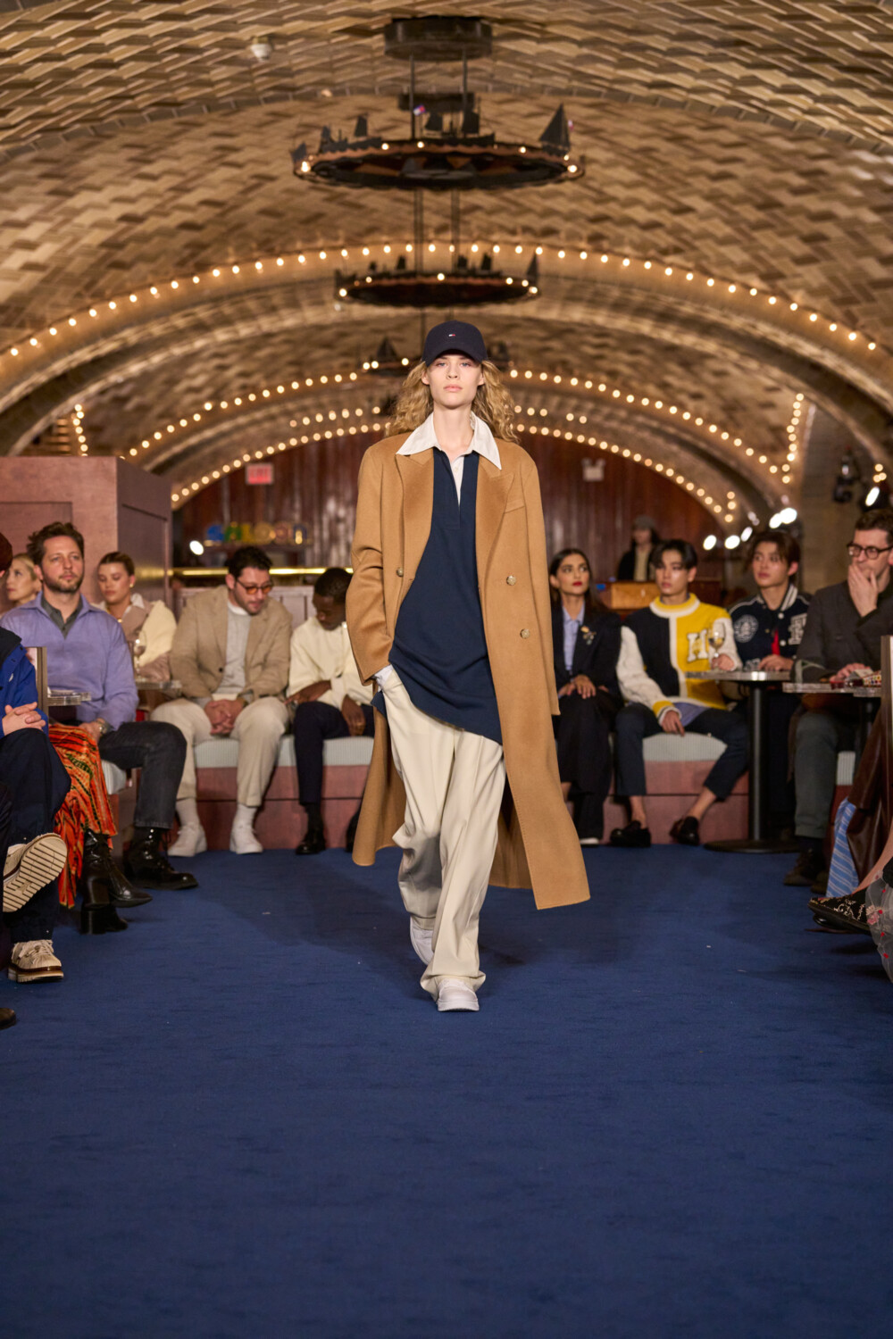 FW24 NYFW RUNWAYFULLLOOK P6 013