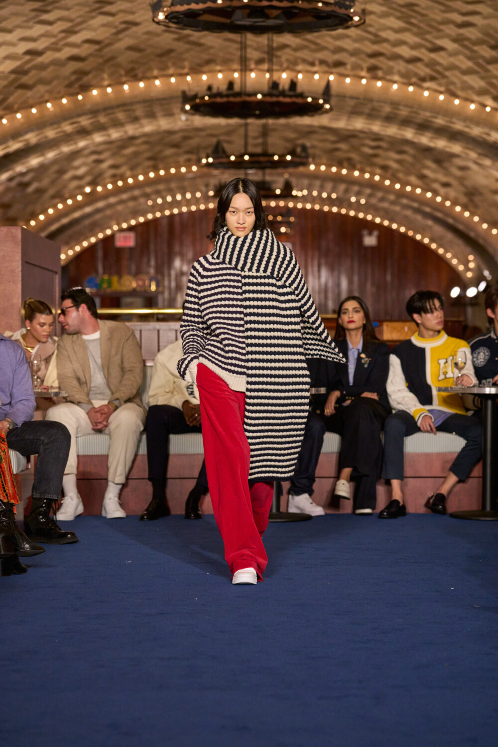 FW24 NYFW RUNWAYFULLLOOK P6 017