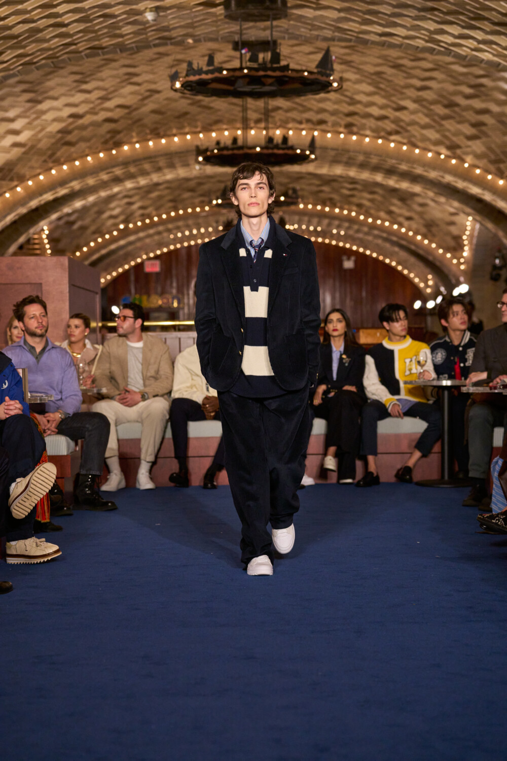 FW24 NYFW RUNWAYFULLLOOK P6 019