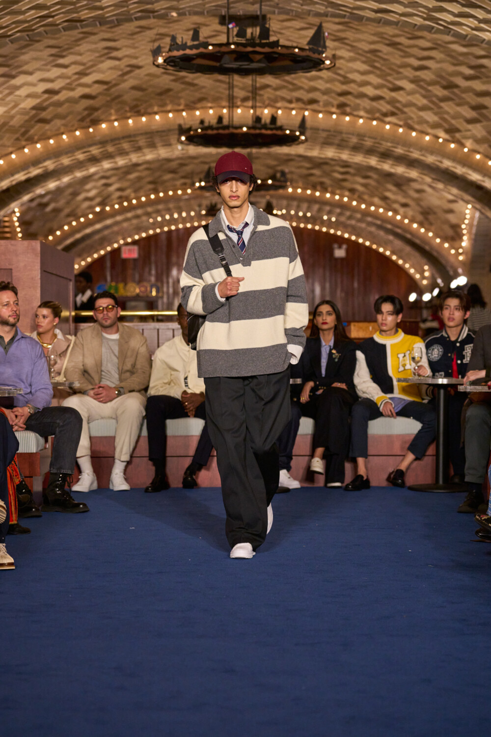 FW24 NYFW RUNWAYFULLLOOK P6 020